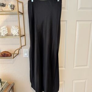 Elegant Black Banana Republic Women's 100% Silk Maxi Skirt